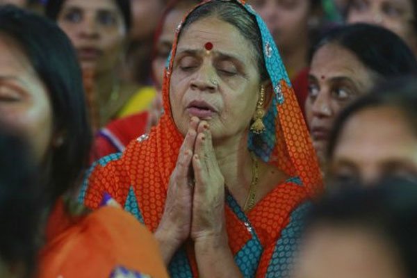 Hindistan'da ölüm ibadeti askıya alındı