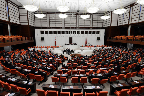 Meclis tezkere için olağanüstü toplanacak