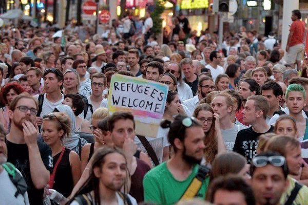 Avusturya'da mültecilere destek yürüyüşü