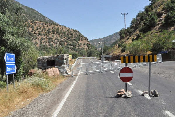 Kapatılan yollar ulaşıma açıldı