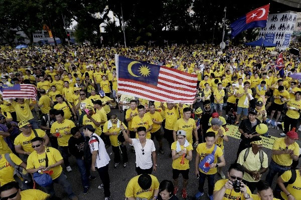 Malezya'da büyüyen 'krizin' nedeni ne?