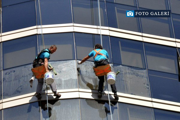 Modern binaların 'dağcıları'