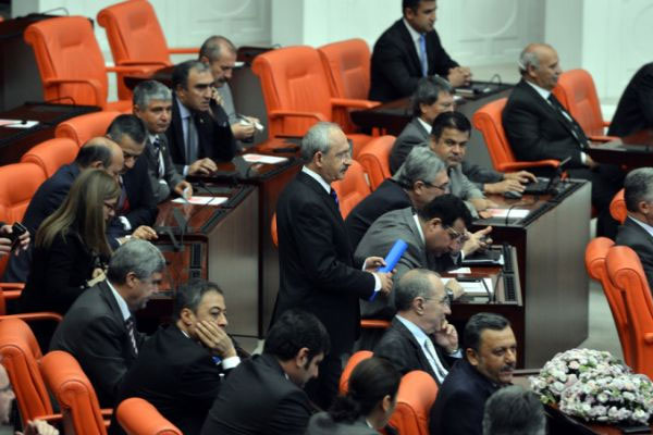 CHP, tezkere için vereceği oyu açıkladı