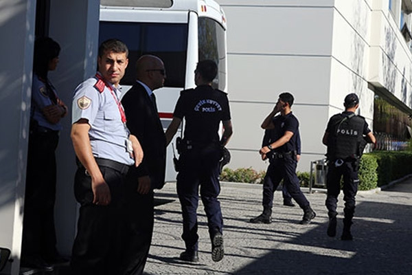 Akın İpek hakkında tutuklama kararı