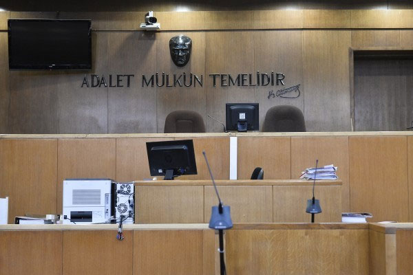 Mersin'deki 'Paralel Devlet Yapılanması' davası başladı