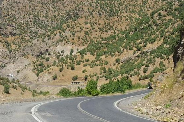 Yola döşeli bomba imha edildi