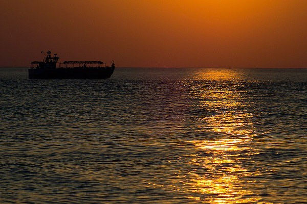 Silah yüklü gemi Yunan şirketinin çıktı