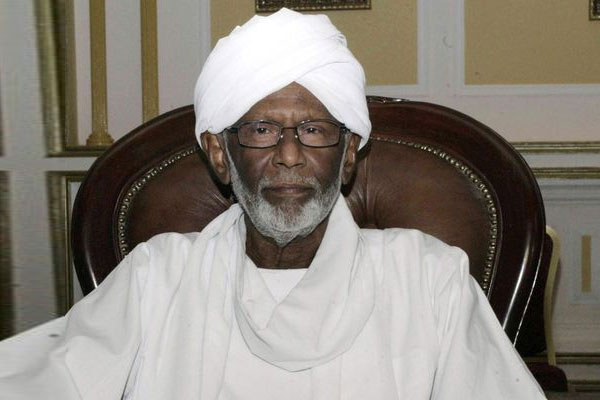 Karaman ''Turabi'nin demokrasisi''ni yazdı