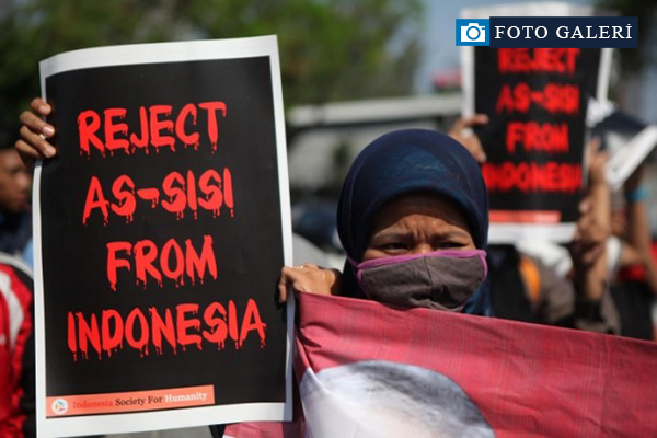 Endonezya'da Sisi karşıtı protesto