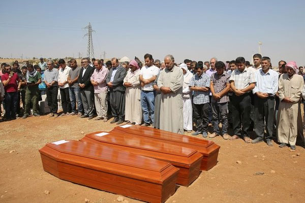 Aylan, annesi ve kardeşi ile birlikte toprağa verildi