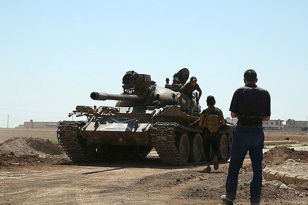 'IŞİD Mari'den çekildi'