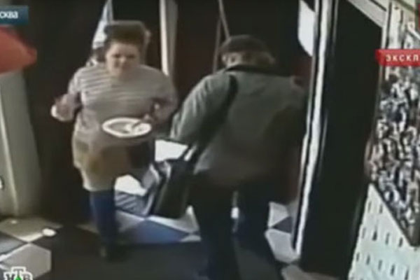 Kadın kılığına giren CIA ajanı yakalandı