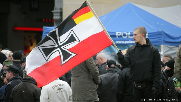 Mültecilere ırkçı saldırı