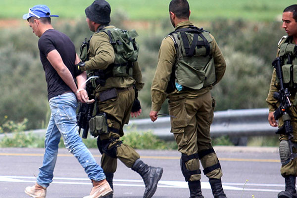 İsrail, 11 Filistinliyi gözaltına aldı