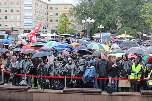 İsveç’te mülteciler için gösteri