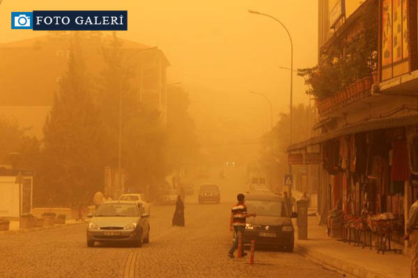 Hatay ve Gaziantep sarıya büründü