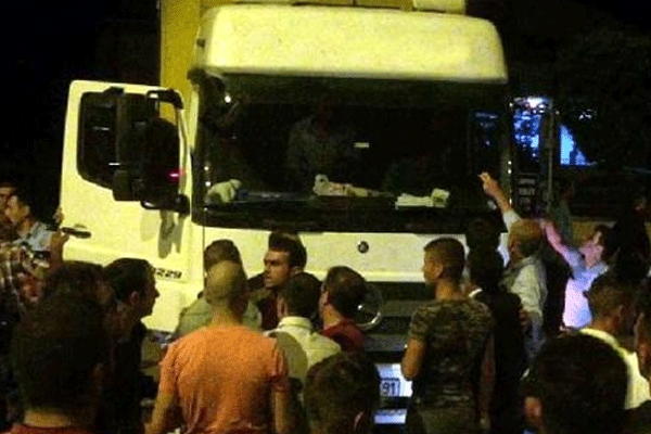 Dağlıca protestosunda yol kesip kimlik sordular