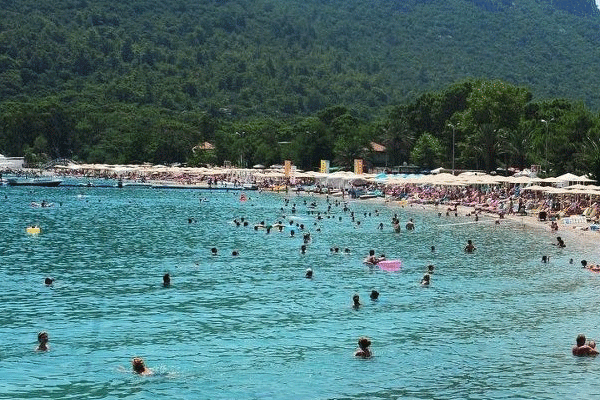 Rus turist öldü, eşi ağır yaralı