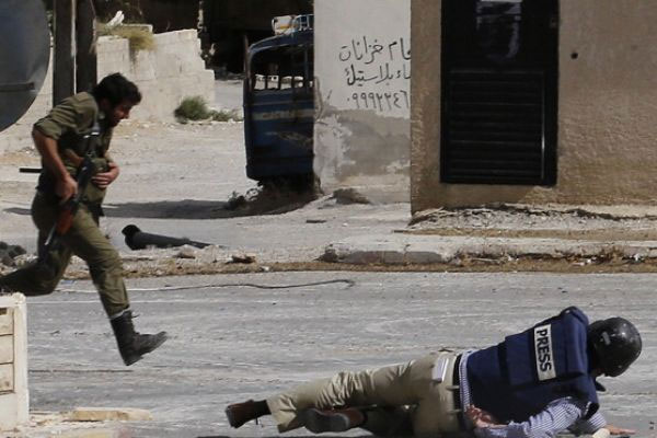 10 gazeteci öldürüldü