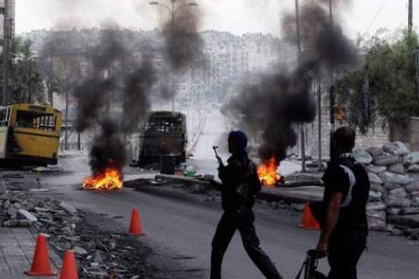 Suriye'de şiddetli iç savaş sürüyor