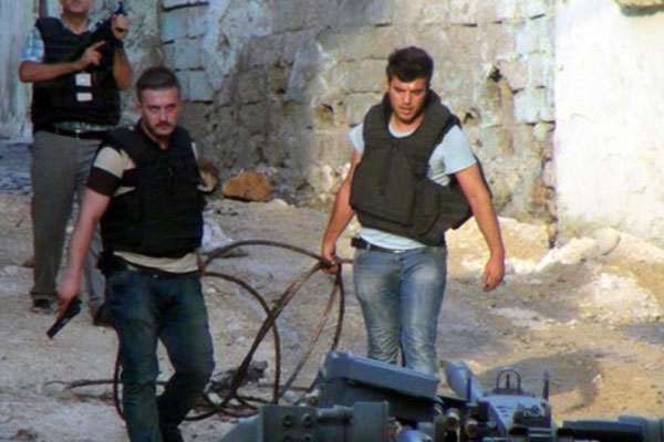 Silvan'da polis merkezine bombalı saldırı