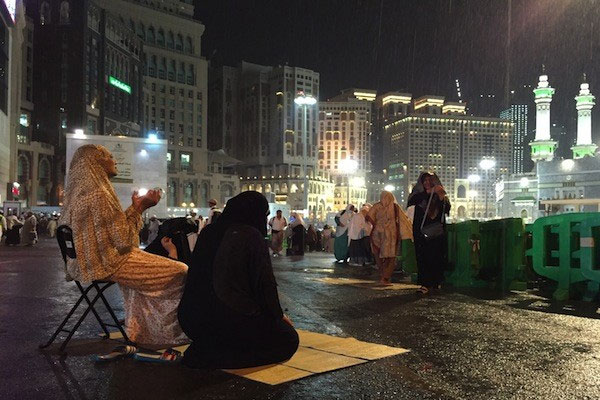 Kabe'de hacı adaylarını şaşırtan olay
