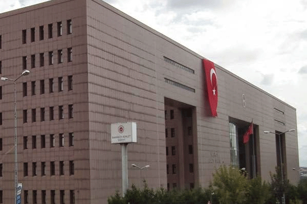 Eski savcılar için tutuklama kararı