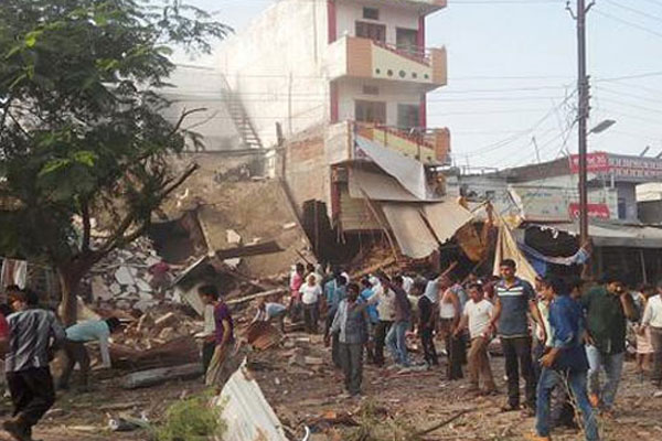 Hindistan’da  patlama: 82 ölü