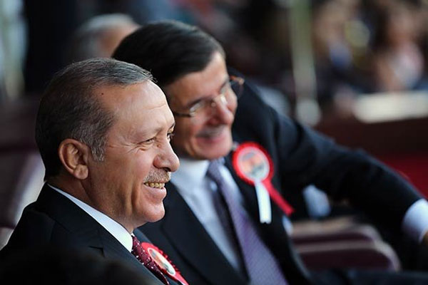 Cumhurbaşkanı Erdoğan'dan Davutoğlu'na tebrik