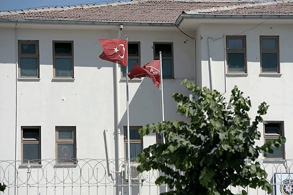 Van'da karakola saldırı