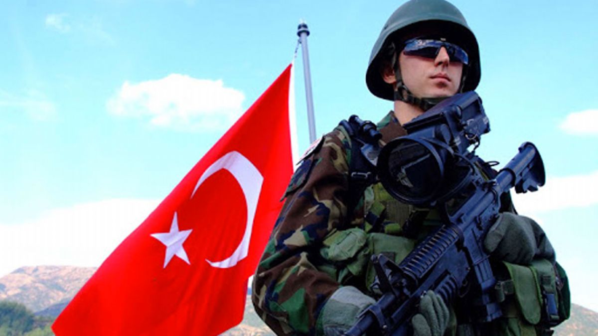 Türk askeri koştu, Danimarkalı konuşuldu