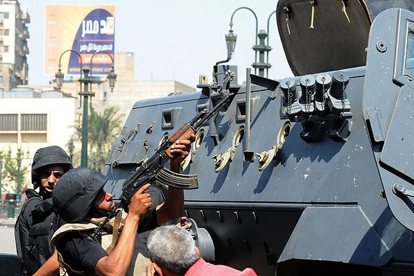 Mısır güvenlik güçleri turistlere ateş açtı: 12 ölü