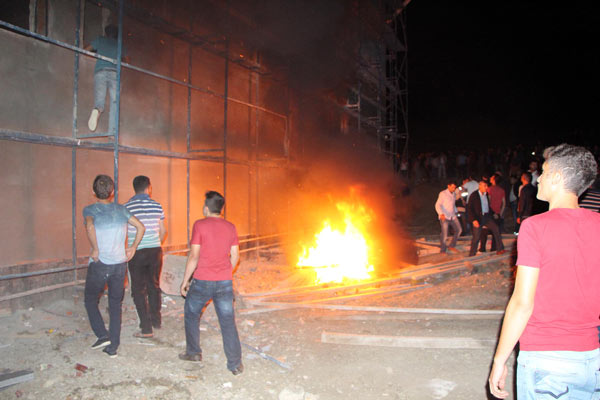 Bolu’da işçileri yakmak istediler