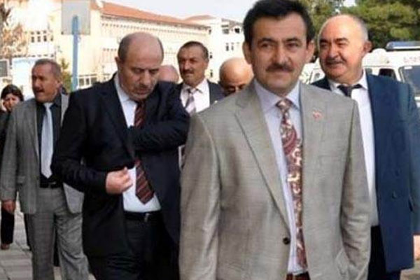 AK Partili yönetici öldürüldü