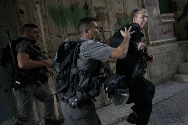 Filistinlilere yönelik gözaltı