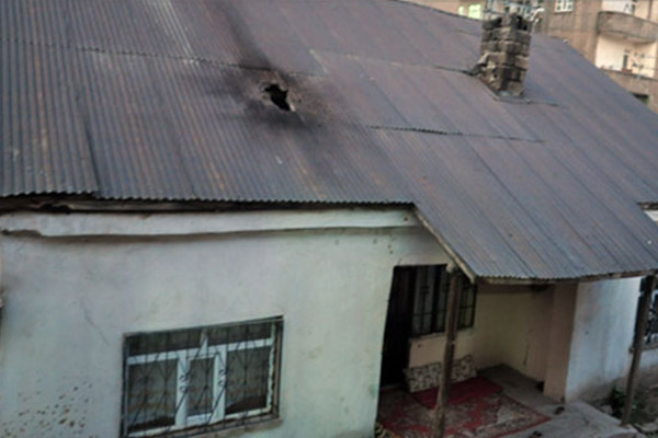 Çatışmada evlere patlayıcı düştü