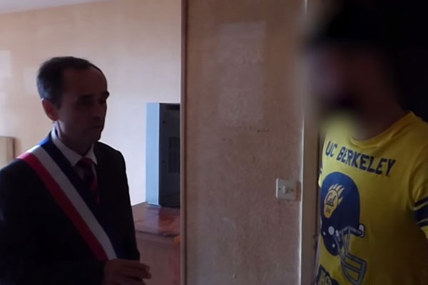 İslam karşıtı başkan Suriyelileri kovdu