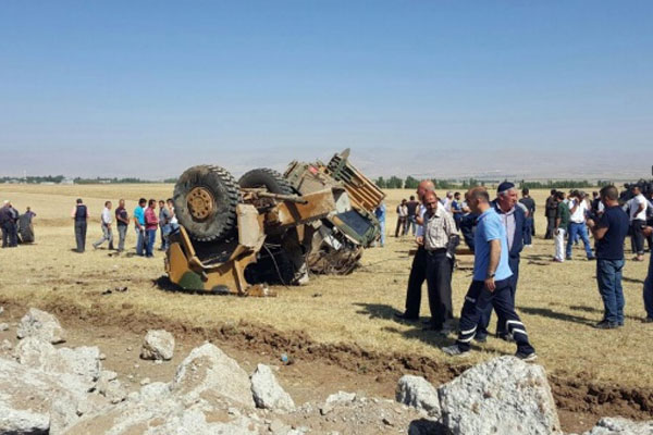 Muş’ta askeri araca saldırı: 12 yaralı