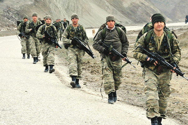 Diyarbakır'da PKK'ya operasyon