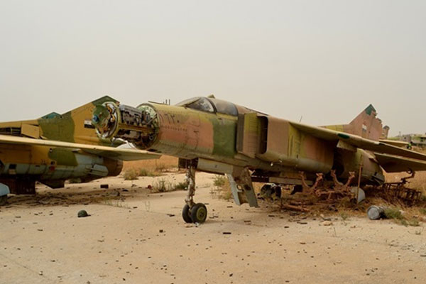 Esed'in uçağını bomba atmadan önce düşürdüler