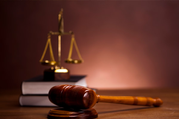 Kur’an-ı Kerim’e hakarete yakalama kararı