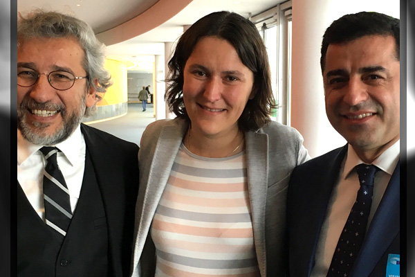 AP Raportöründen 'Siz yokken FETÖ vardı' mesajı!