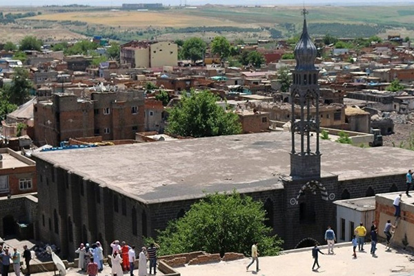 Sur'da 6 mahalledeki 45 sandık başka yere taşındı