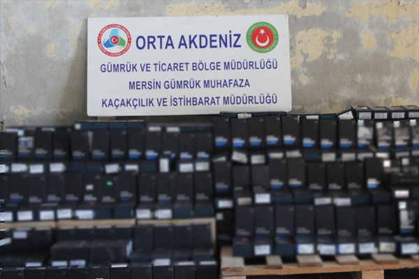 Mersin’de kaçak cep telefonu operasyonu