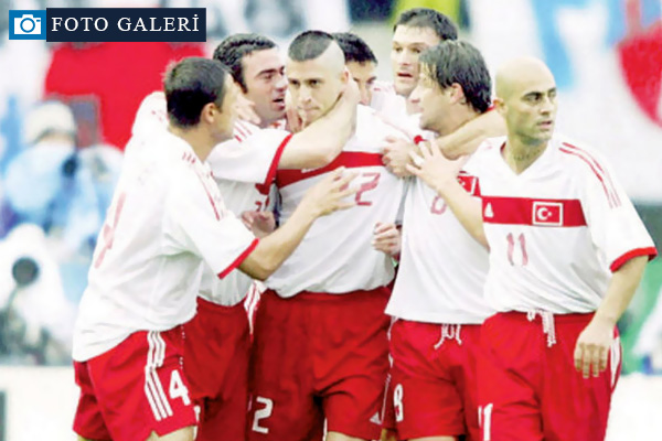 Ünlü futbolcuların eski halleri