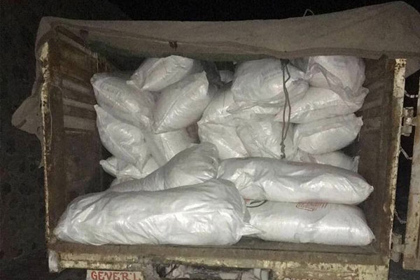 Van'da 26 ton kaçak çay ele geçirildi