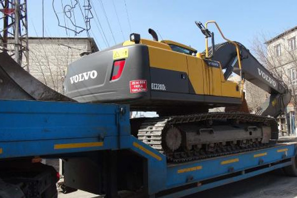 El Bab'a askeri araç ve iş makinesi gönderildi