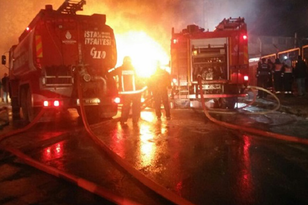 İstanbul'da korkutan yangın