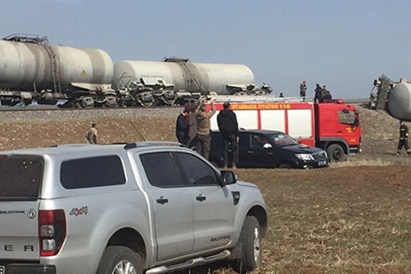 Sur'da raylara yerleştirilmiş bomba patladı