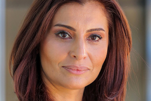 Hande Fırat istifa mı etti?